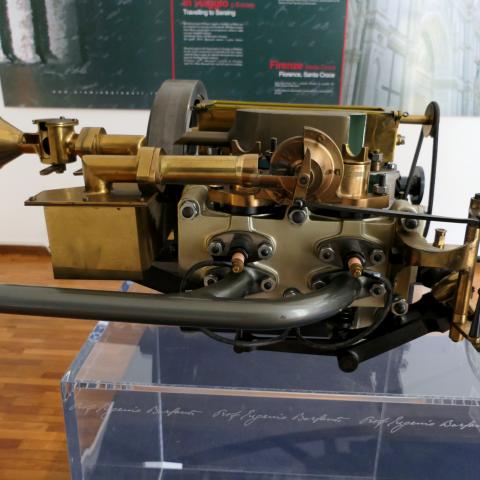 Prototipi_motore_scoppio_museo_Pietrasanta