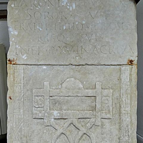 Stele Laronii Museo Athena Capannori